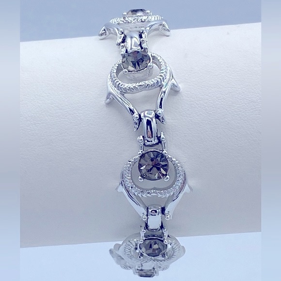 Sarah Coventry “Cool Surrender”Bracelet Silver-tone With Smokey Grey Rhinestones - Picture 10 of 13